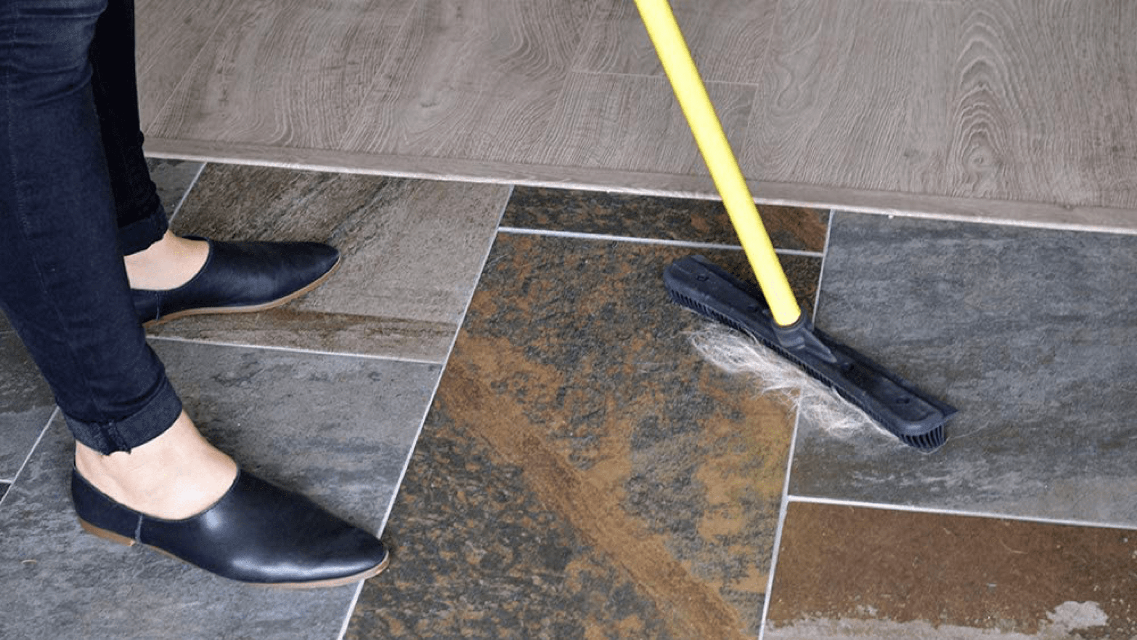 Rubber broom collecting pet fur